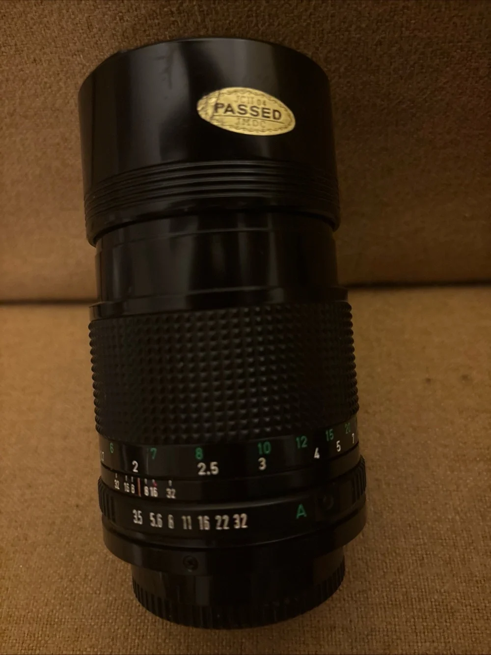 Canon FD 135mm f/3.5 Prime Telephoto Camera Lens w/Front & Rear Cap Leather Case